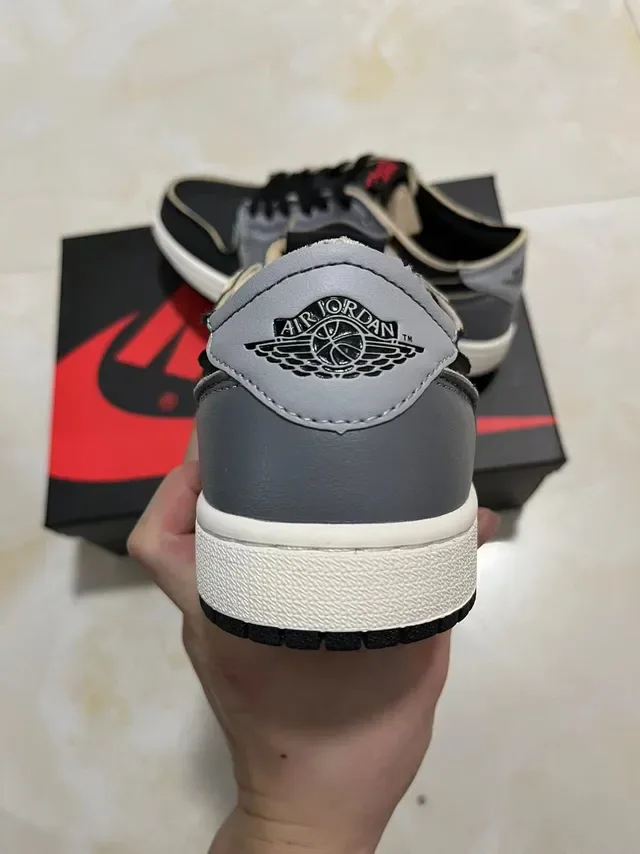 Nike Air Jordan 1 Low Black Gray White حذاء أسلوب حياة 4