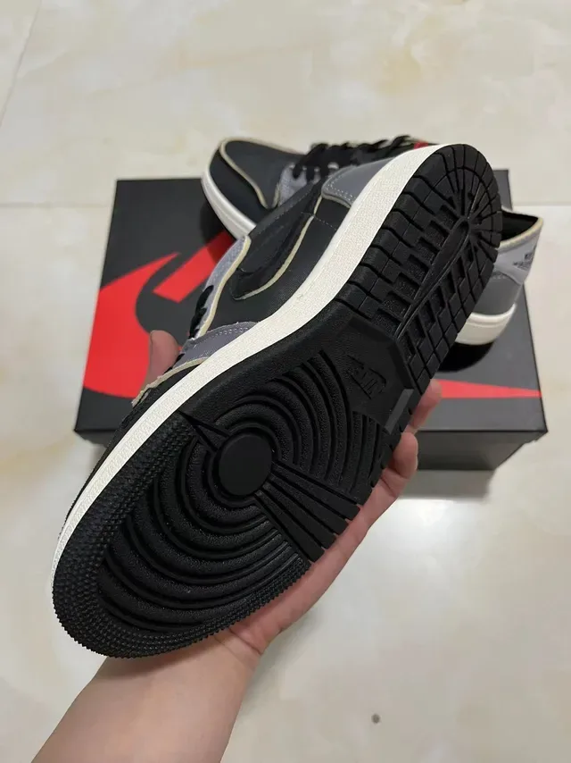 Nike Air Jordan 1 Low Black Gray White حذاء أسلوب حياة 5