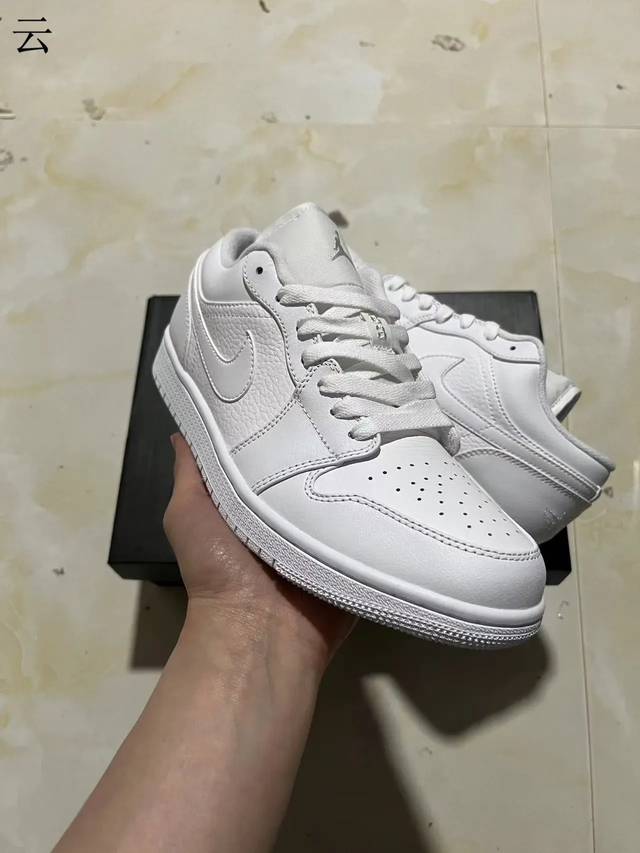 Nike Air Jordan 1 Low White chaussures mode de vie 2