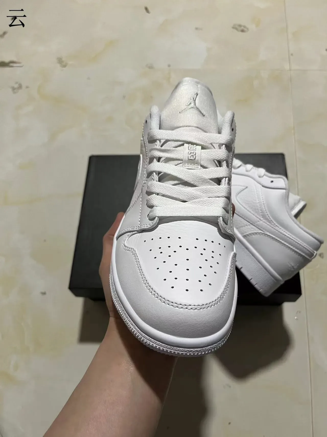 Nike Air Jordan 1 Low White chaussures mode de vie 3