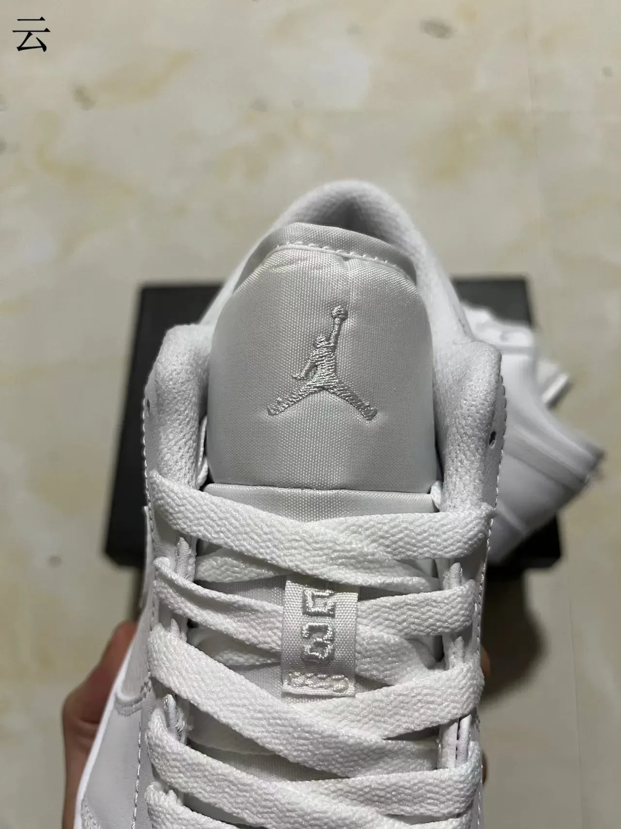 Nike Air Jordan 1 Low White chaussures mode de vie 4