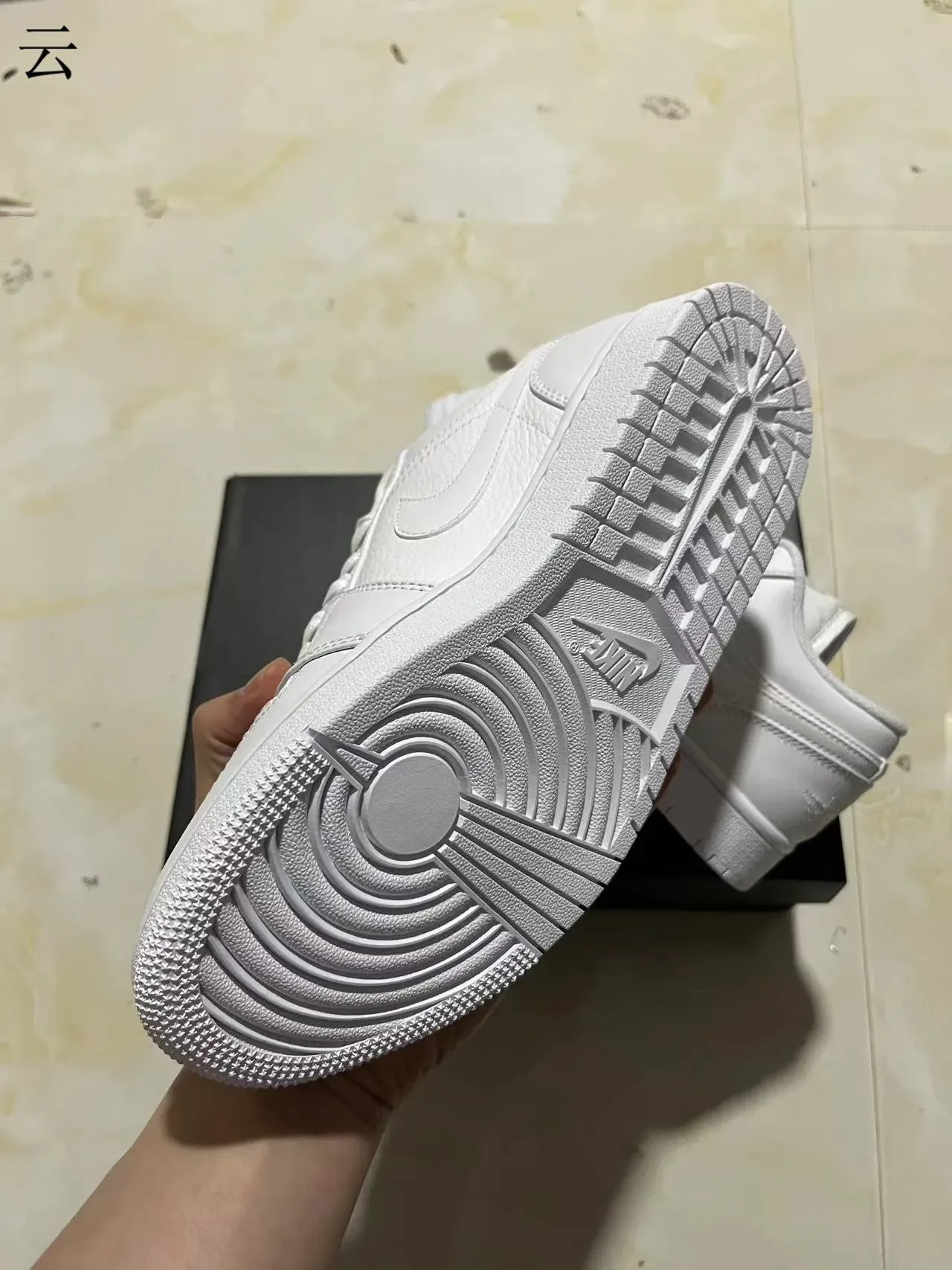 Nike Air Jordan 1 Low White chaussures mode de vie 6