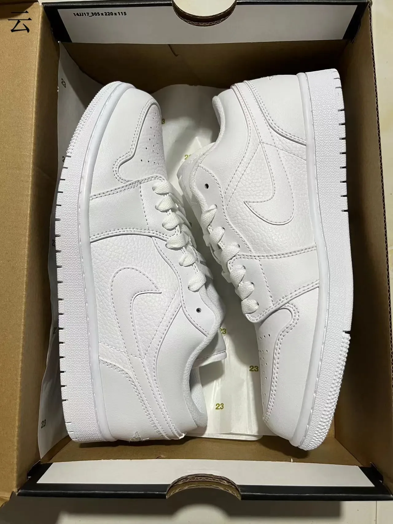 Nike Air Jordan 1 Low White chaussures mode de vie 11