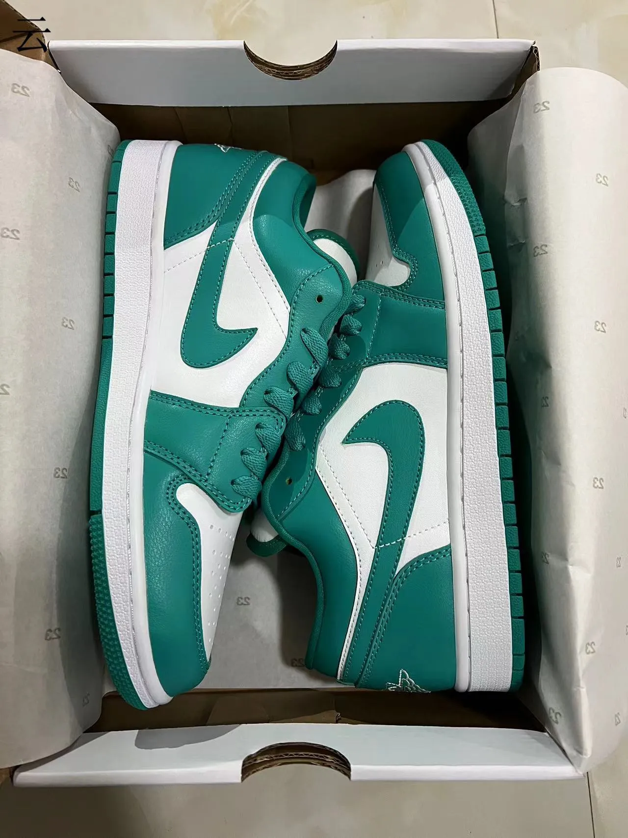 Nike Air Jordan 1 Teal and White Lifestyle Sneakers 8