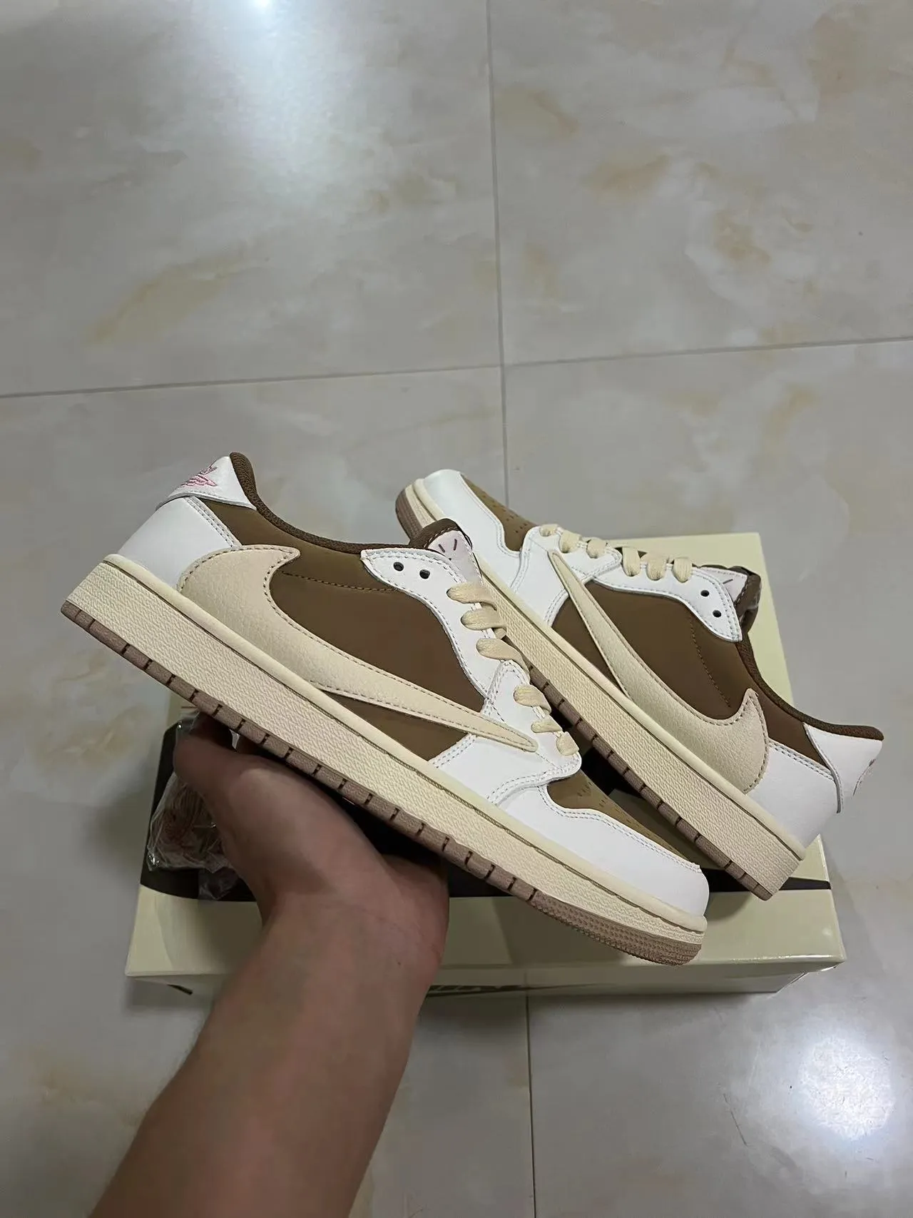 Nike Air Jordan 1 White Brown Low-Top Color-Blocked Lifestyle Sneakers 1