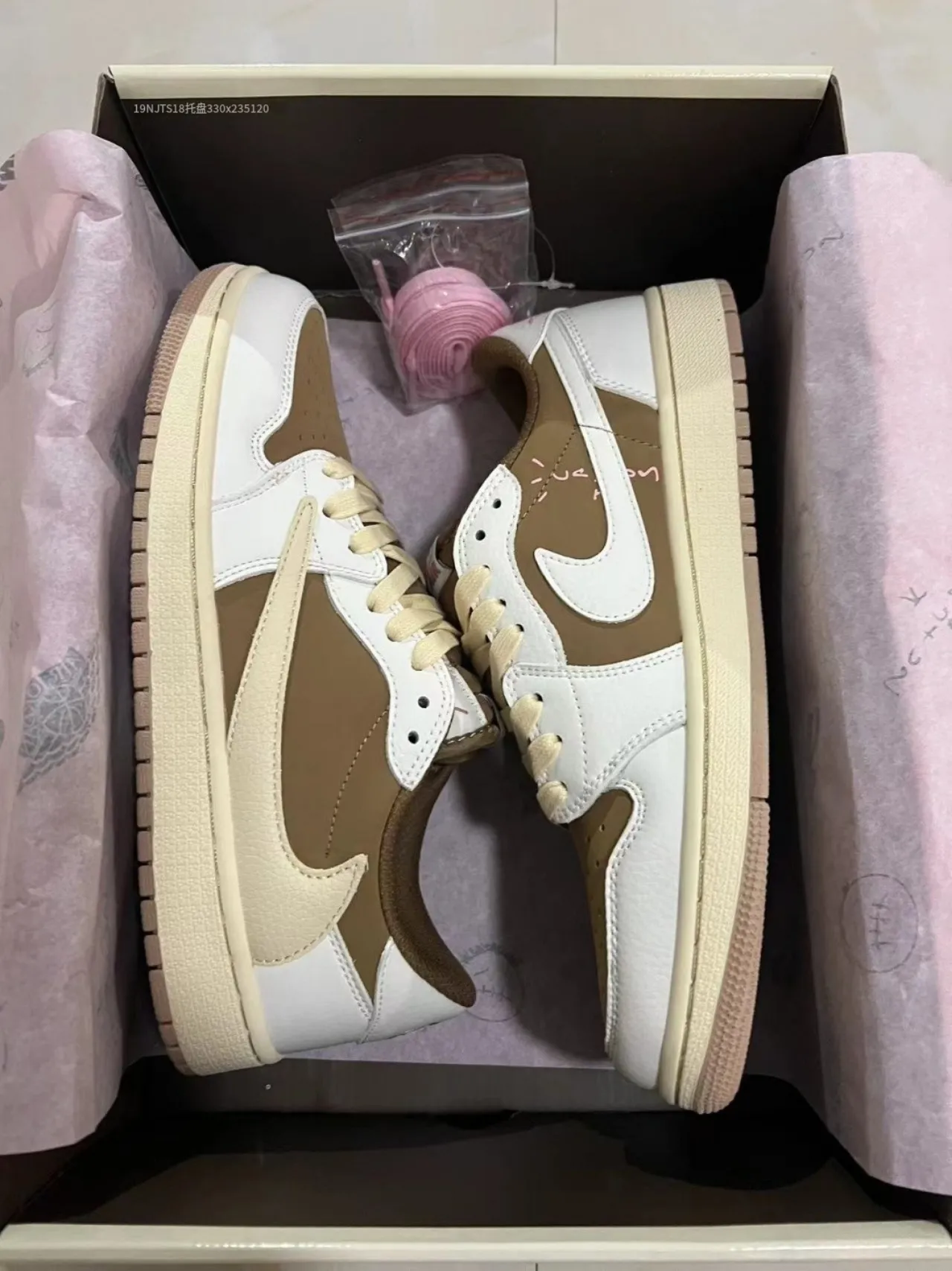 Nike Air Jordan 1 White Brown Low-Top Color-Blocked Lifestyle Sneakers 9
