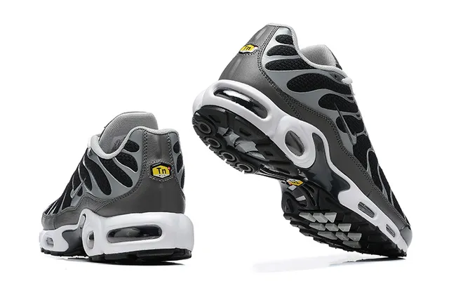 Nike Air Max Plus Black Gray White Lifestyle Sneakers 3