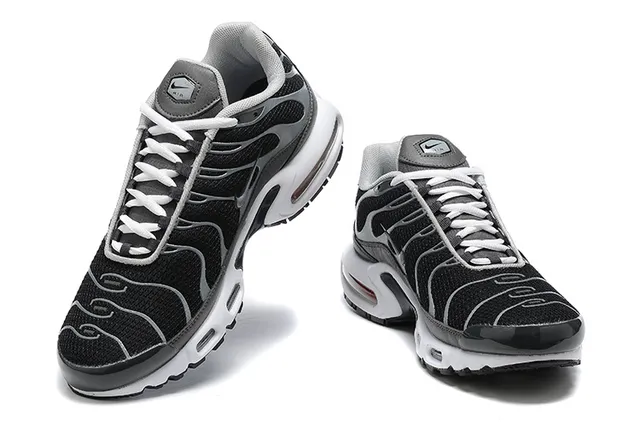 Nike Air Max Plus Black Gray White Lifestyle Sneakers 4
