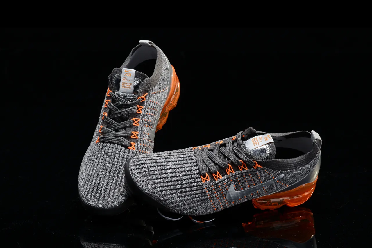 Nike Air VaporMax Gris Noir Orange Chaussures de running 10