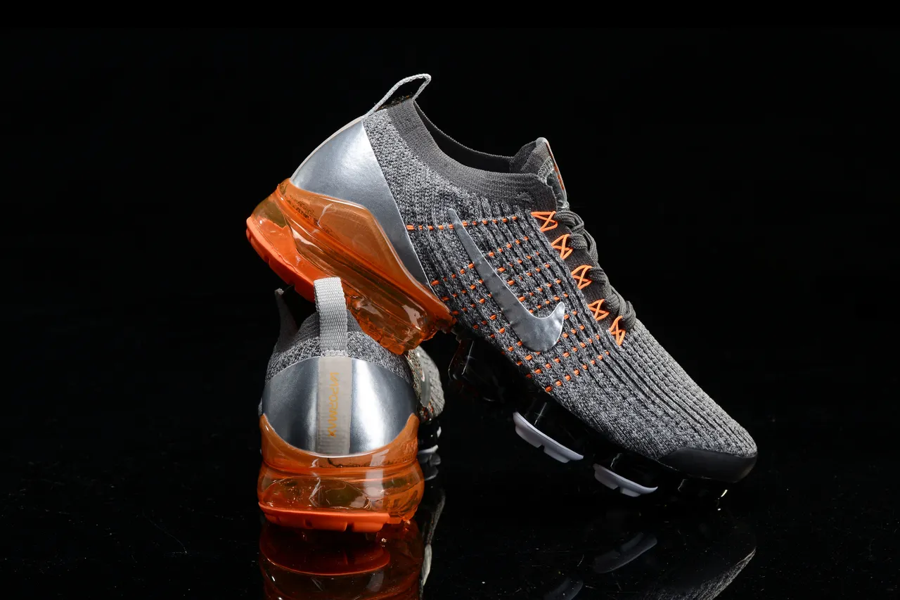 Nike Air VaporMax Gris Noir Orange Chaussures de running 11