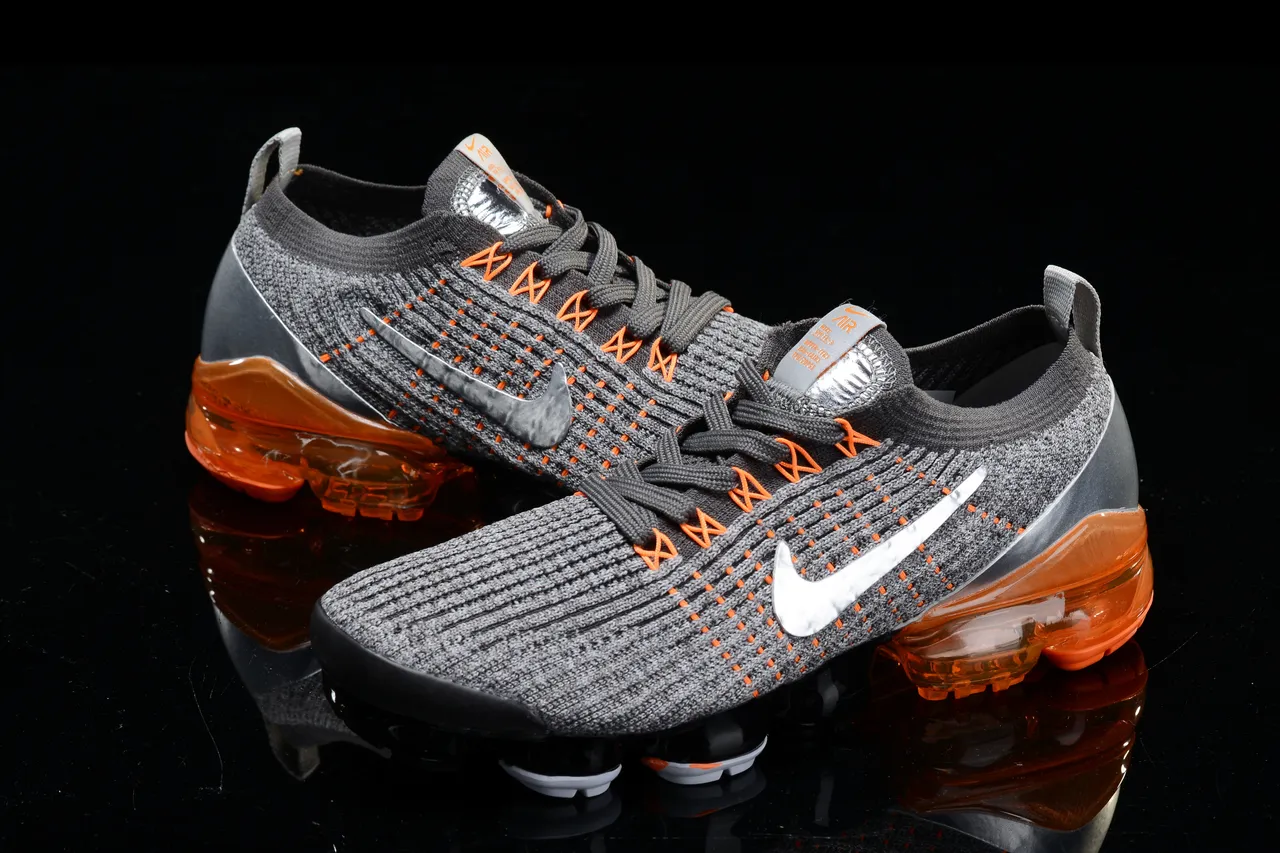 Nike Air VaporMax Gris Noir Orange Chaussures de running 12