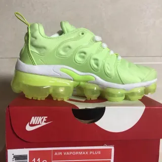 Nike Air VaporMax Plus Fluorescent Green Lifestyle Sneakers