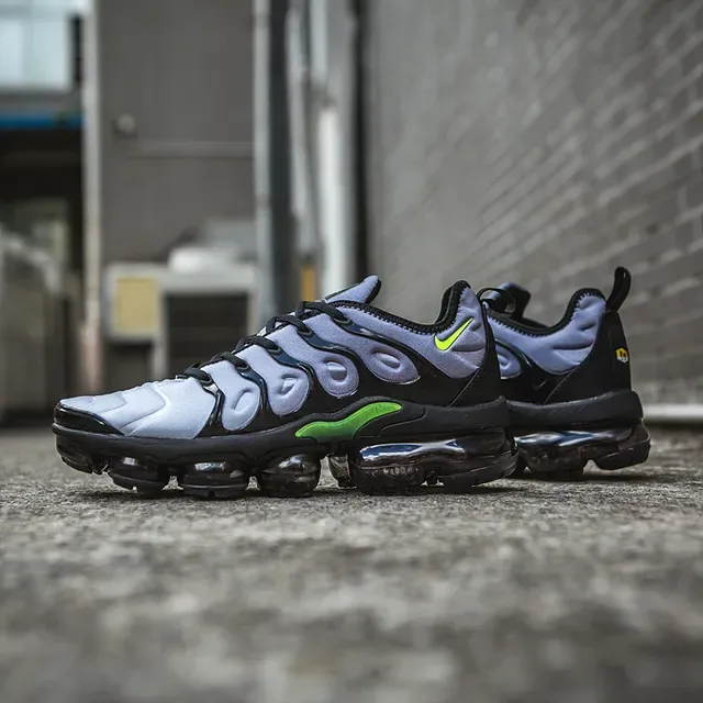 Nike Air VaporMax Plus Silver Black Neon Green Lifestyle Sneakers 9