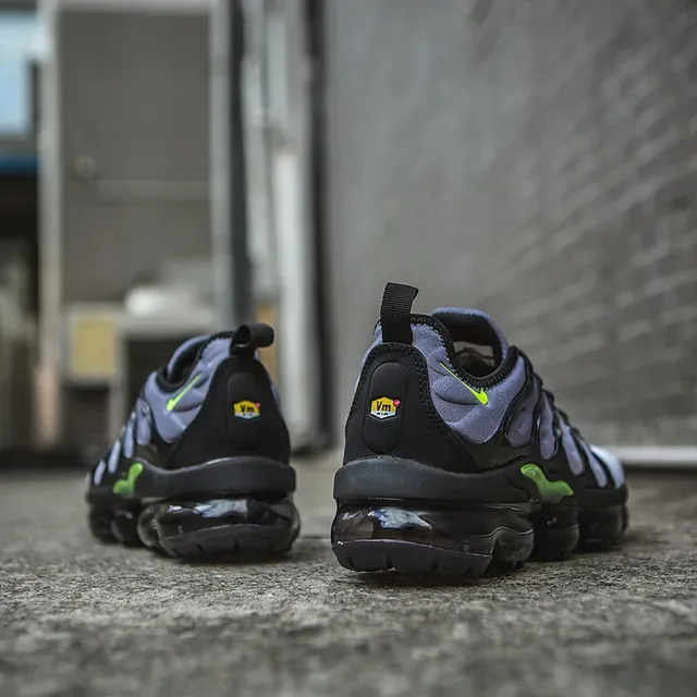 Nike Air VaporMax Plus Silver Black Neon Green Lifestyle Sneakers 14