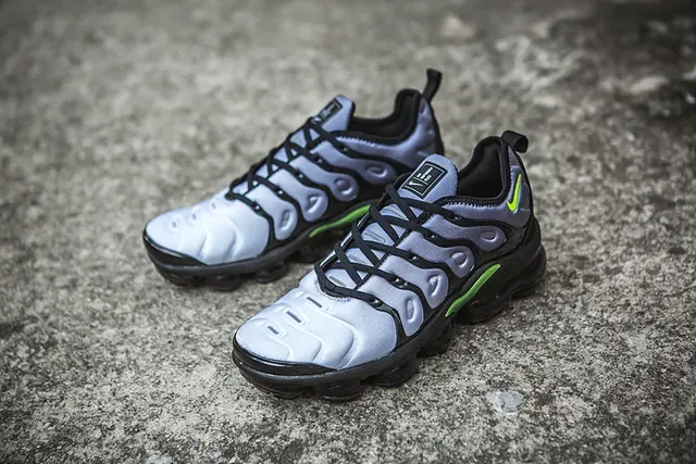 Nike Air VaporMax Plus Silver Black Neon Green Lifestyle Sneakers 15