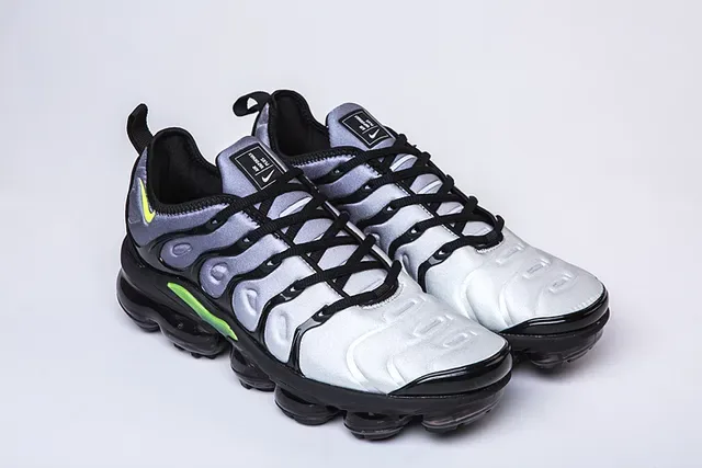 Nike Air VaporMax Plus Silver Black Neon Green Lifestyle Sneakers 18
