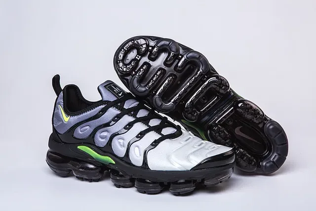 Nike Air VaporMax Plus Silver Black Neon Green Lifestyle Sneakers 21