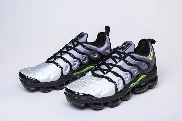 Nike Air VaporMax Plus Silver Black Neon Green Lifestyle Sneakers 22
