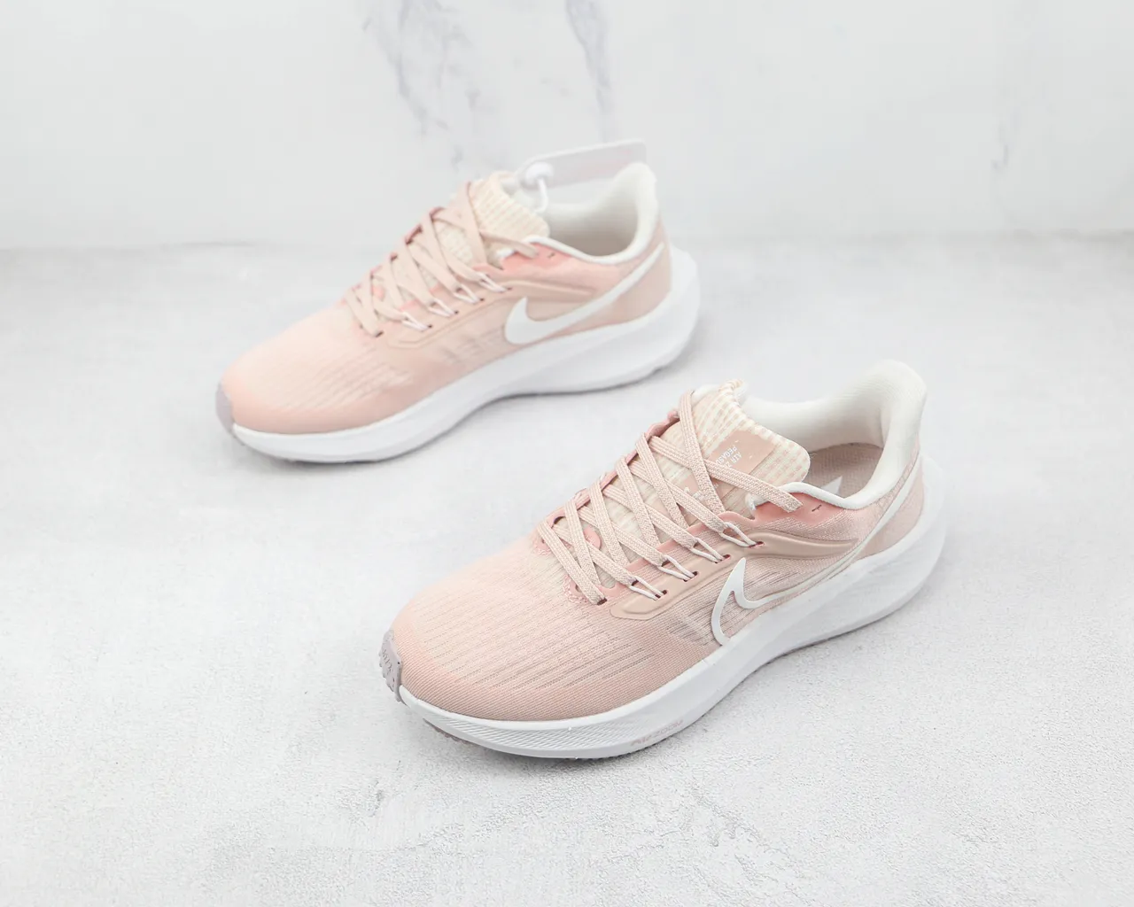 Nike Air Zoom Pegasus Chaussures de course roses et blanches 4