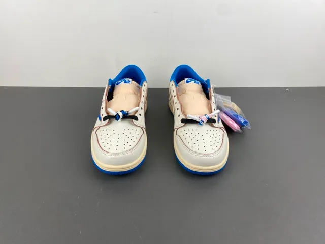 Nike Beige Blue Deconstructed Low-Top Oversized Swoosh Overlay Lifestyle Sneakers 12