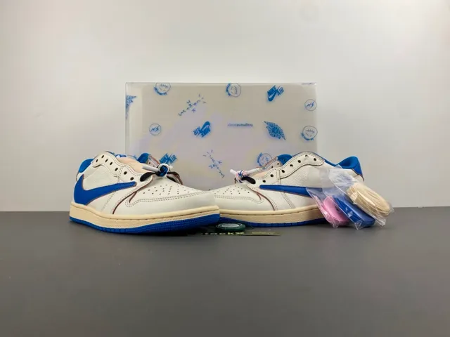 Nike Beige Blue Deconstructed Low-Top Oversized Swoosh Overlay Lifestyle Sneakers 14