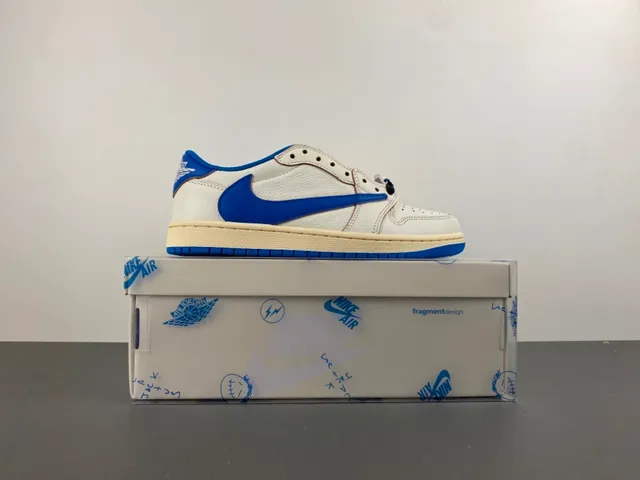 Nike Beige Blue Deconstructed Low-Top Oversized Swoosh Overlay Lifestyle Sneakers 16