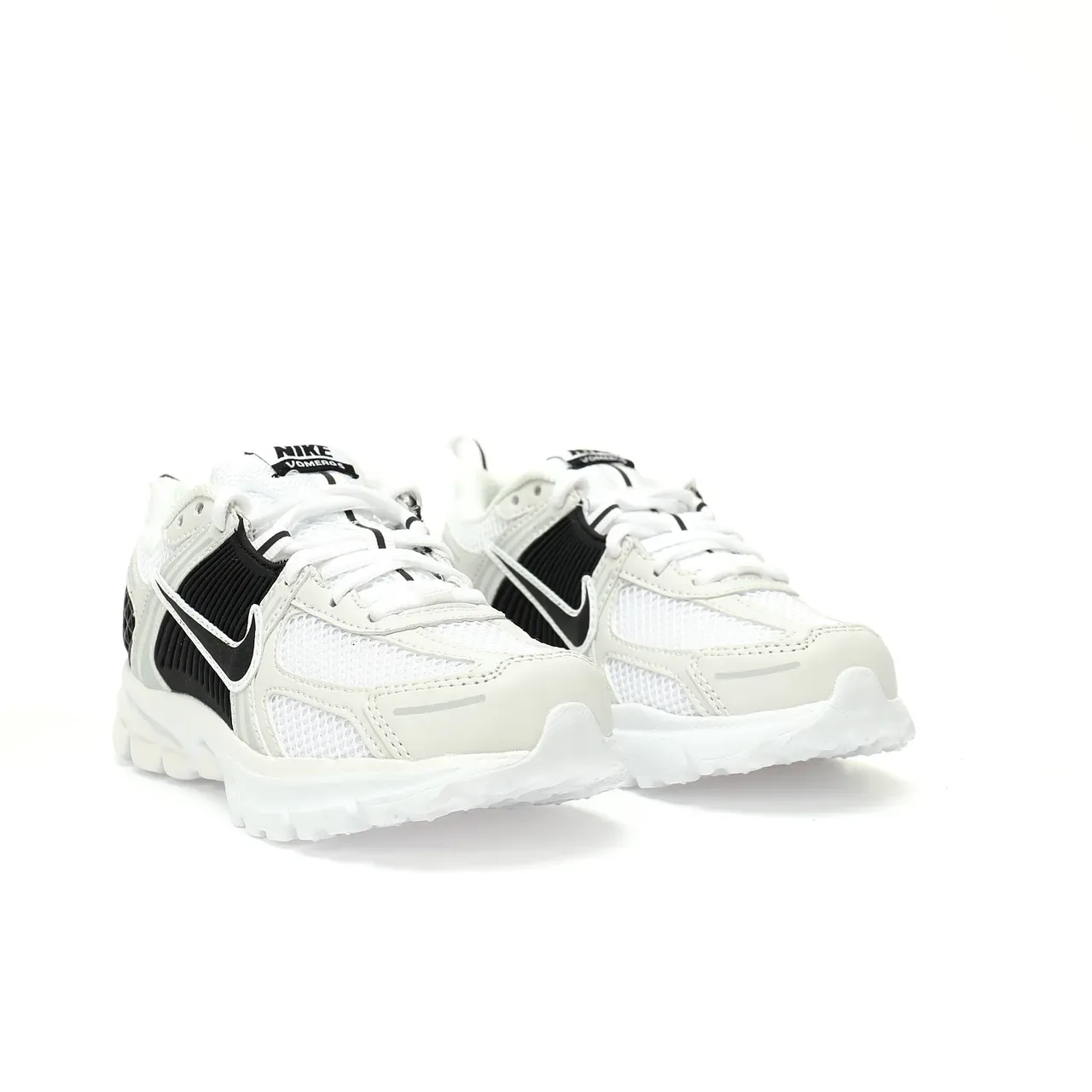 Nike Beige Mesh and Synthetic Overlay Lifestyle Sneaker 19