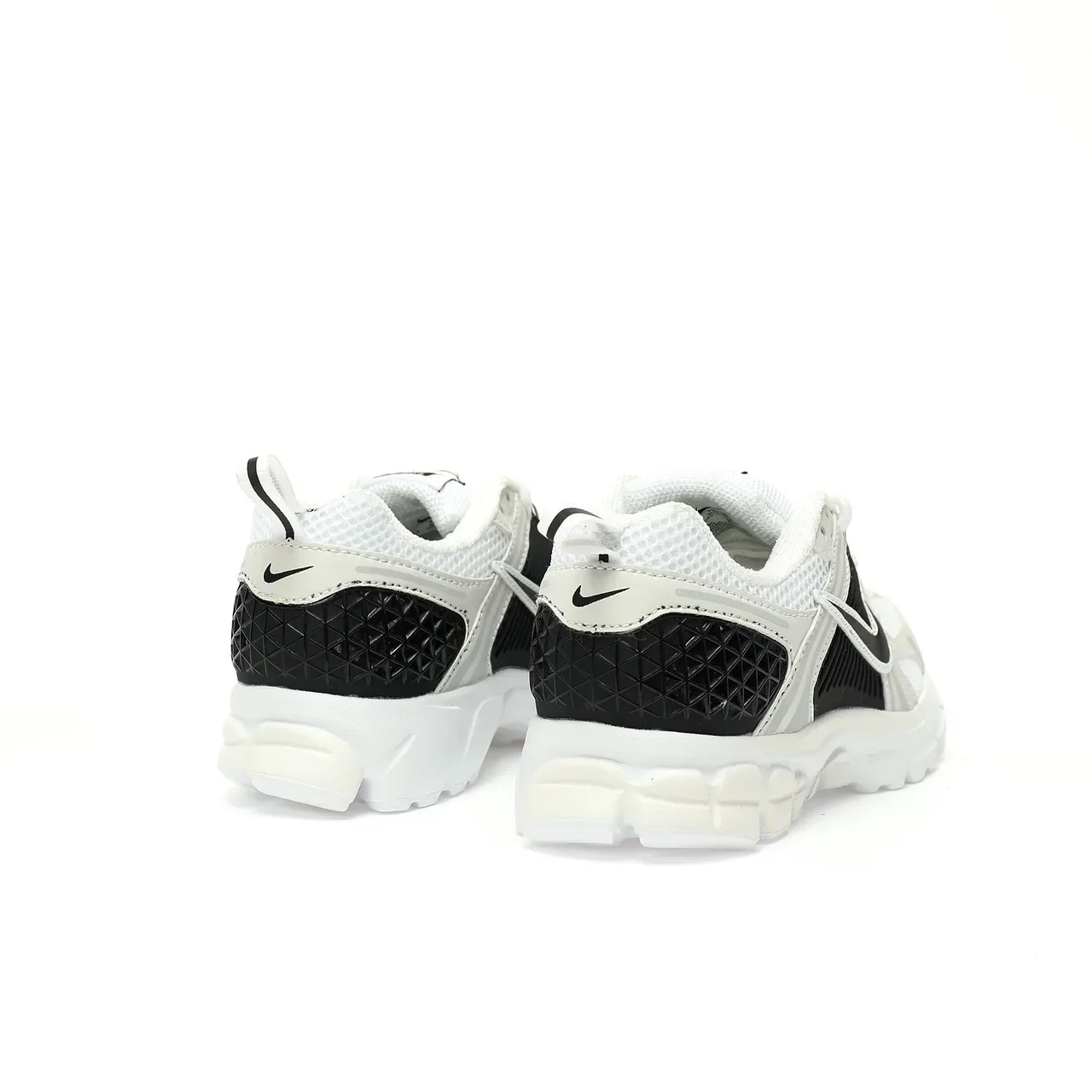 Nike Beige Mesh and Synthetic Overlay Lifestyle Sneaker 20