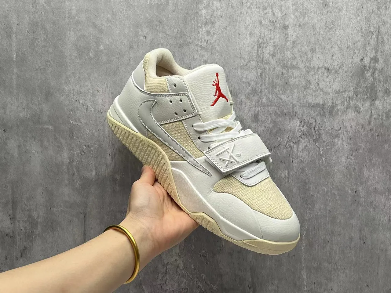 Nike Beige White Layered Leather And Textile Upper Sculpted Multi-Density Midsole Sneakers 2