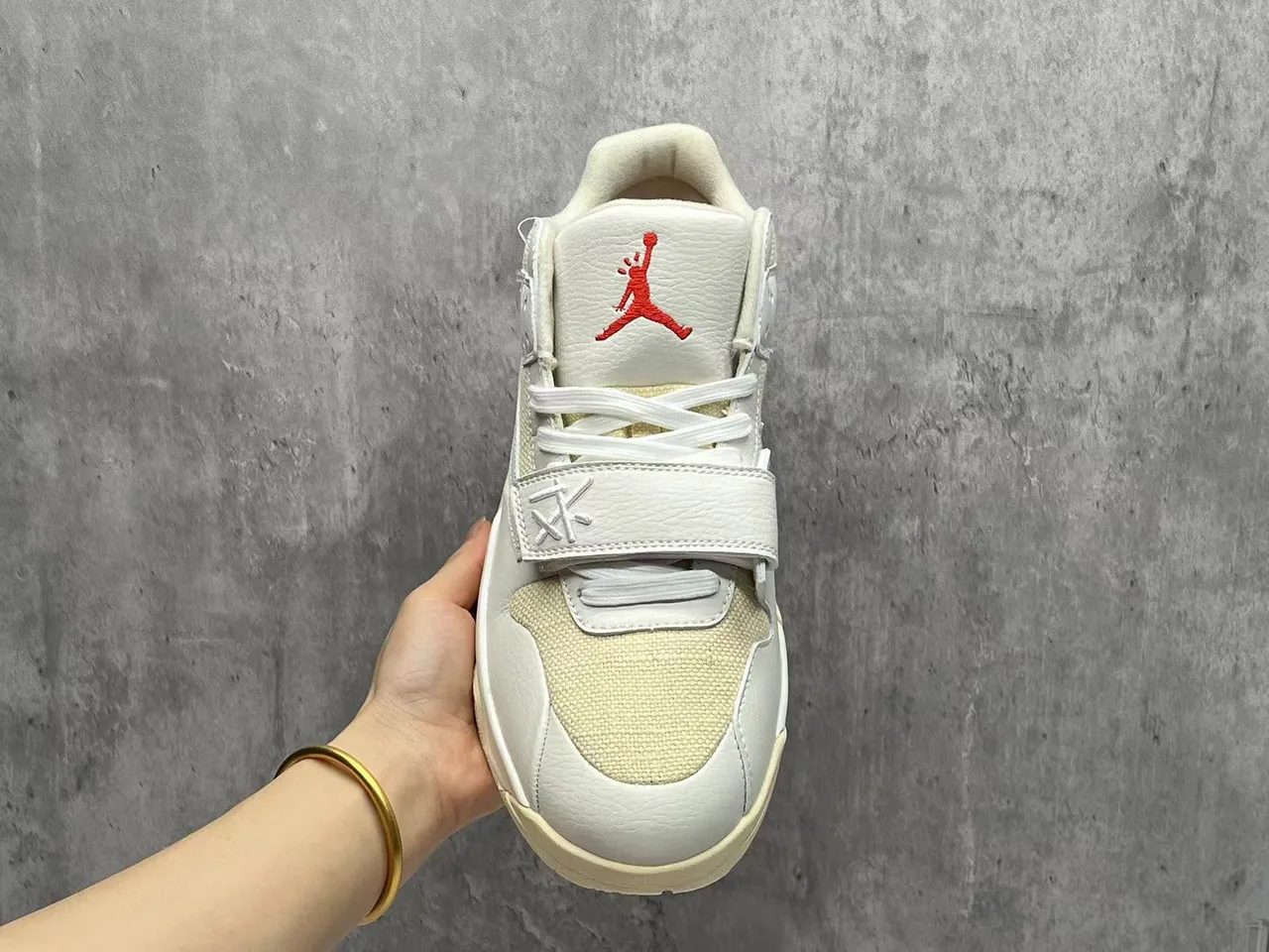 Nike Beige White Layered Leather And Textile Upper Sculpted Multi-Density Midsole Sneakers 3