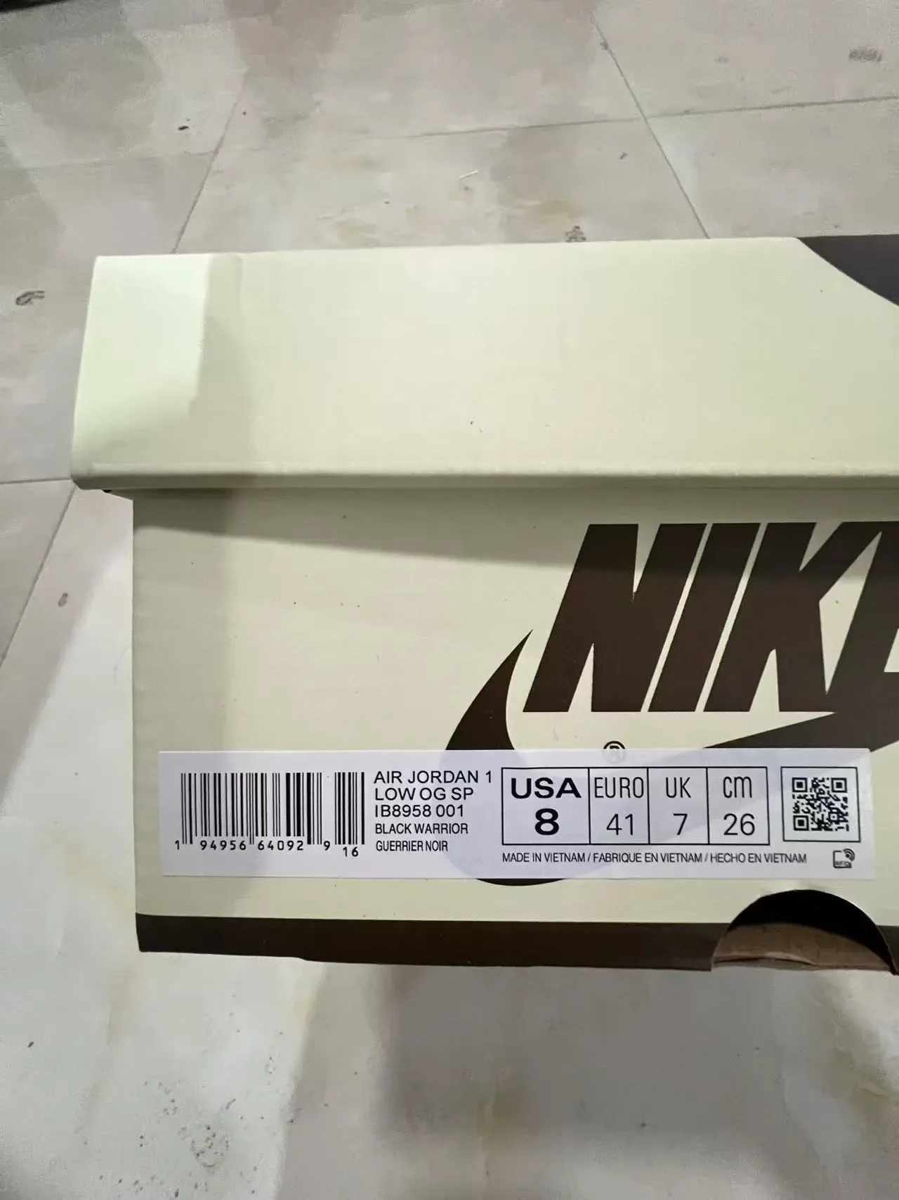Nike Tênis Lifestyle Preto e Beige Superior em Couro Low-Top 10
