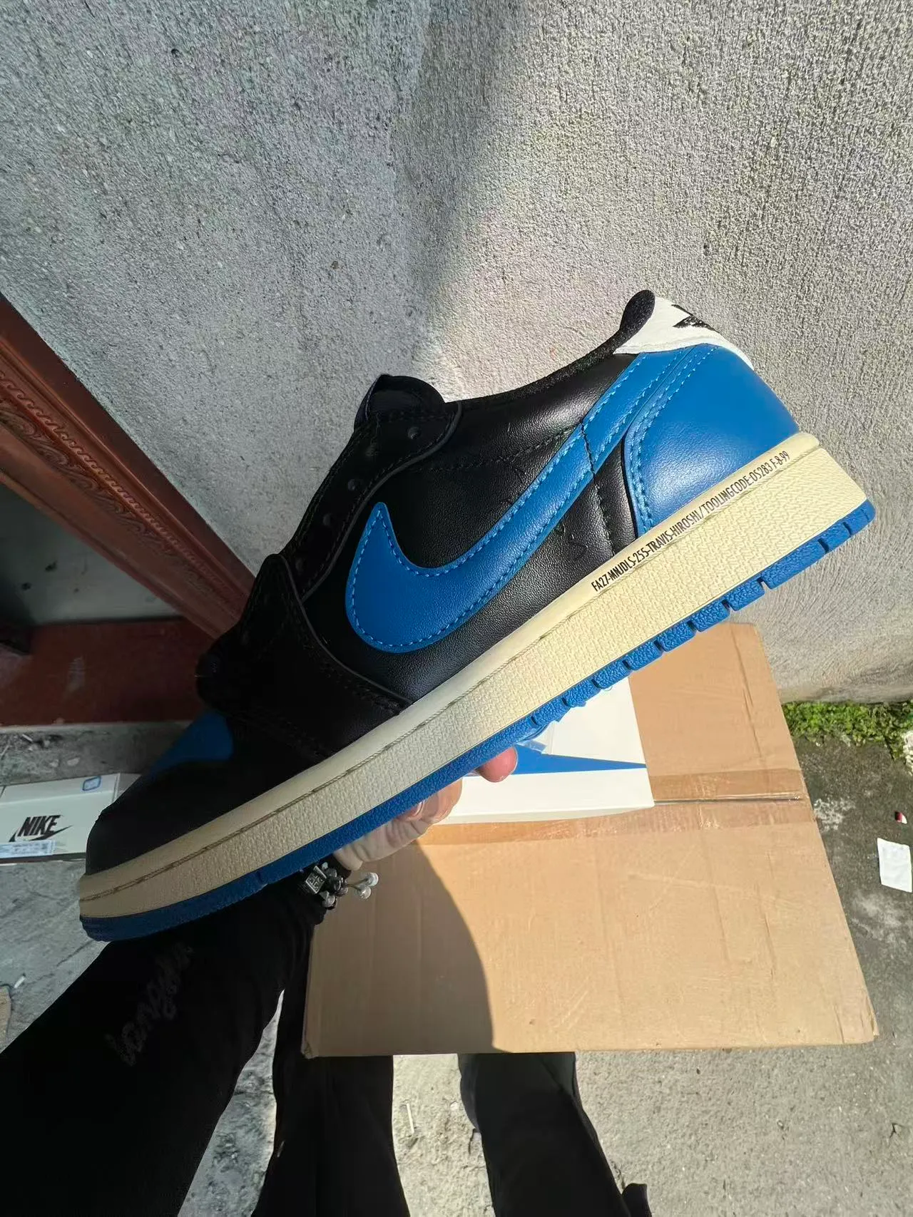 Nike Black Blue Low-Top Silhouette Leather Upper Lifestyle Sneakers 5