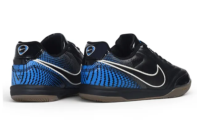 Nike Chaussures de football indoor en cuir synthétique noir et bleu low-top 5