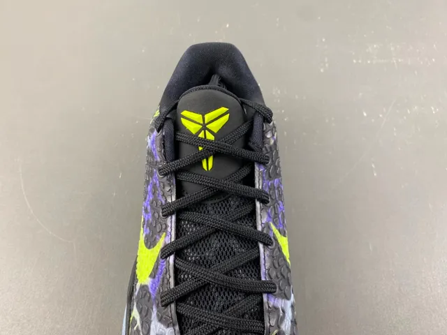 Nike Black Green Low-Top Silhouette Textured Crackle-Pattern Upper Basketball Shoes 5