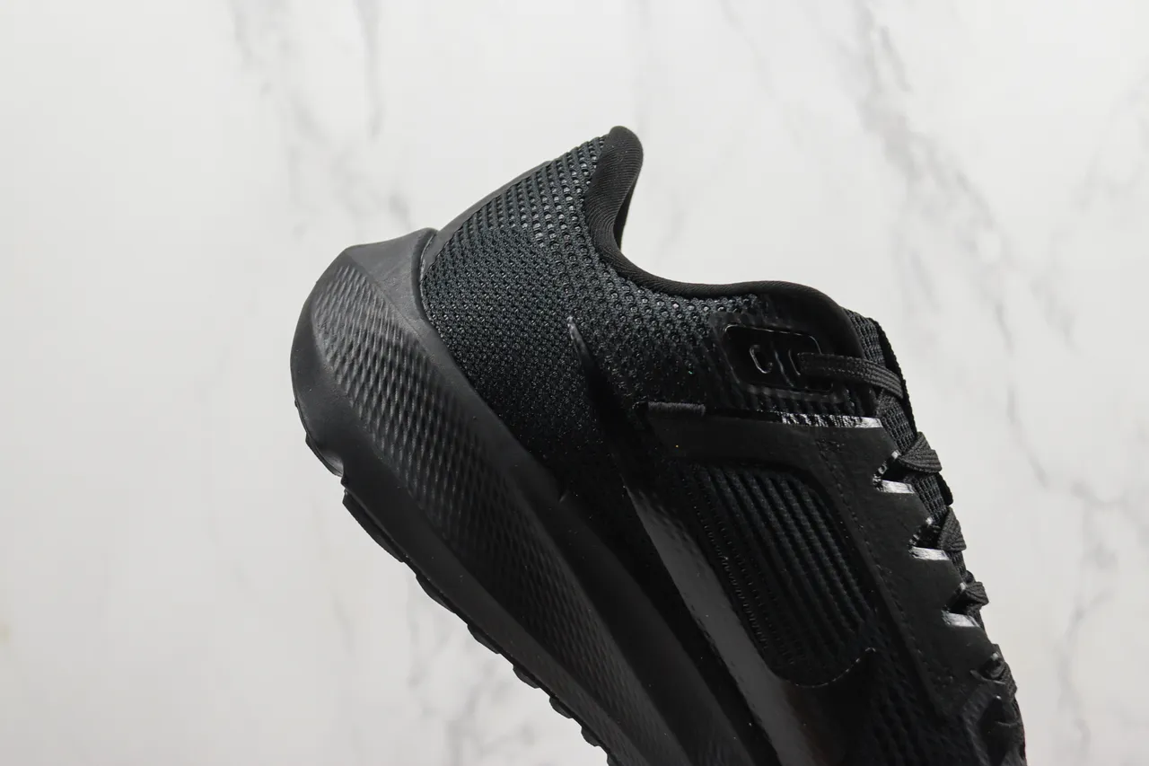 Nike Black Monochromatic Engineered Knit Upper Running Shoes 5