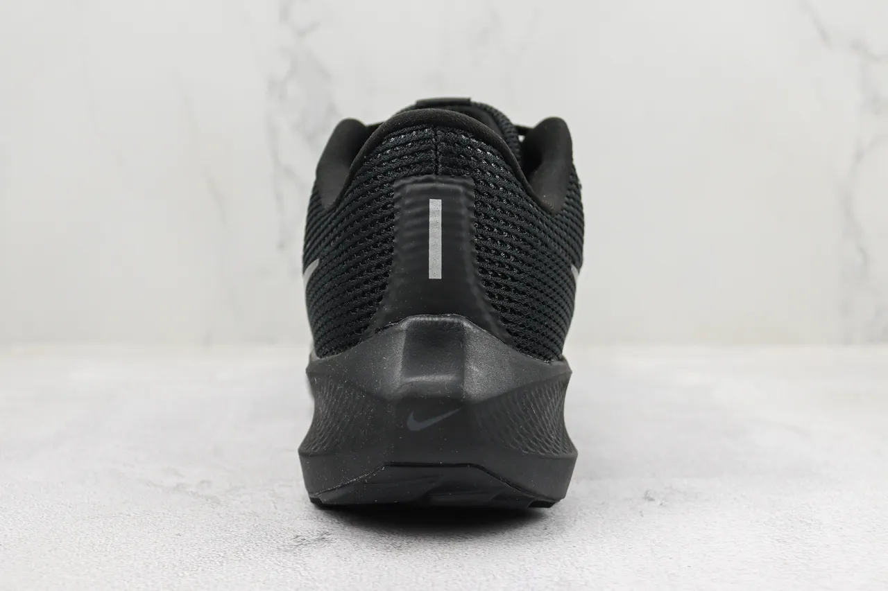 Nike Black Monochromatic Engineered Knit Upper Running Shoes 9