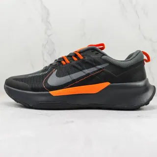 Nike Black Orange Mesh And Synthetic Upper Sculpted Monolithic Midsole Running Shoes