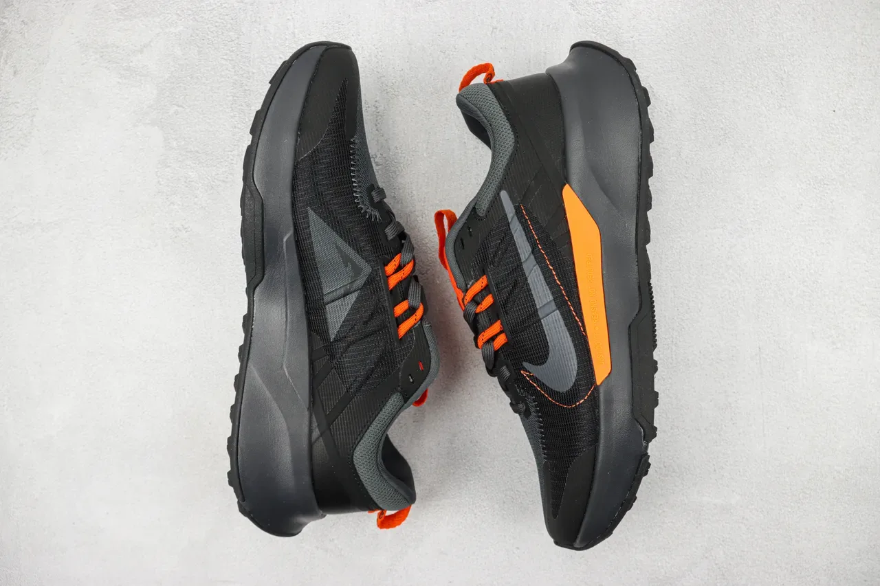 Nike Black Orange Mesh And Synthetic Upper Sculpted Monolithic Midsole Running Shoes 2