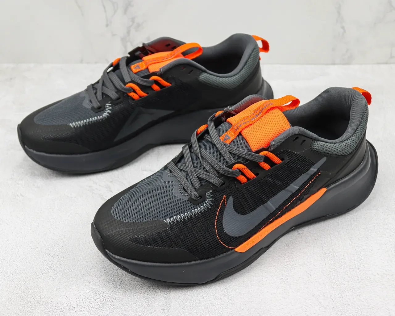 Nike Black Orange Mesh And Synthetic Upper Sculpted Monolithic Midsole Running Shoes 4