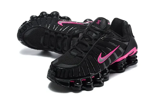 Nike Black Pink Segmented Shox Cushioning Midsole Gradient Striped Upper Lifestyle Sneakers 8