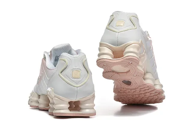 Nike Black Pink Segmented Shox Cushioning Midsole Gradient Striped Upper Lifestyle Sneakers 20