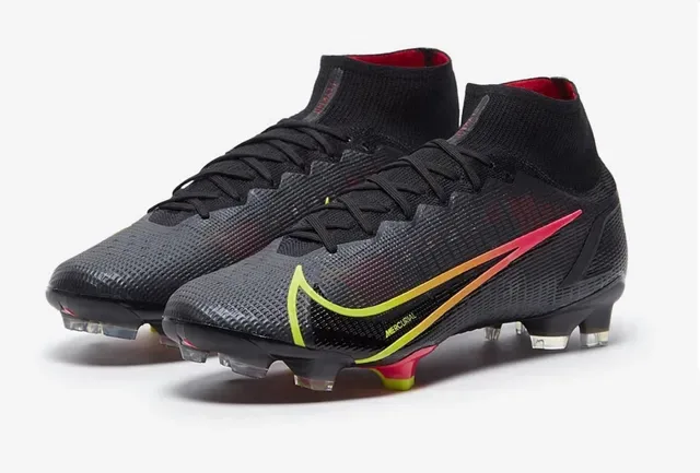 Nike Noir et Rouge Coupe Haute Col Tricot Swoosh Dynamique Gradation Overlay Surface Ferme Chaussures de Football 2