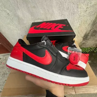 নাইক কালো লাল চামড়া উপরের Perforated Toe Box লাইফस्टাইল স্নিকার্স