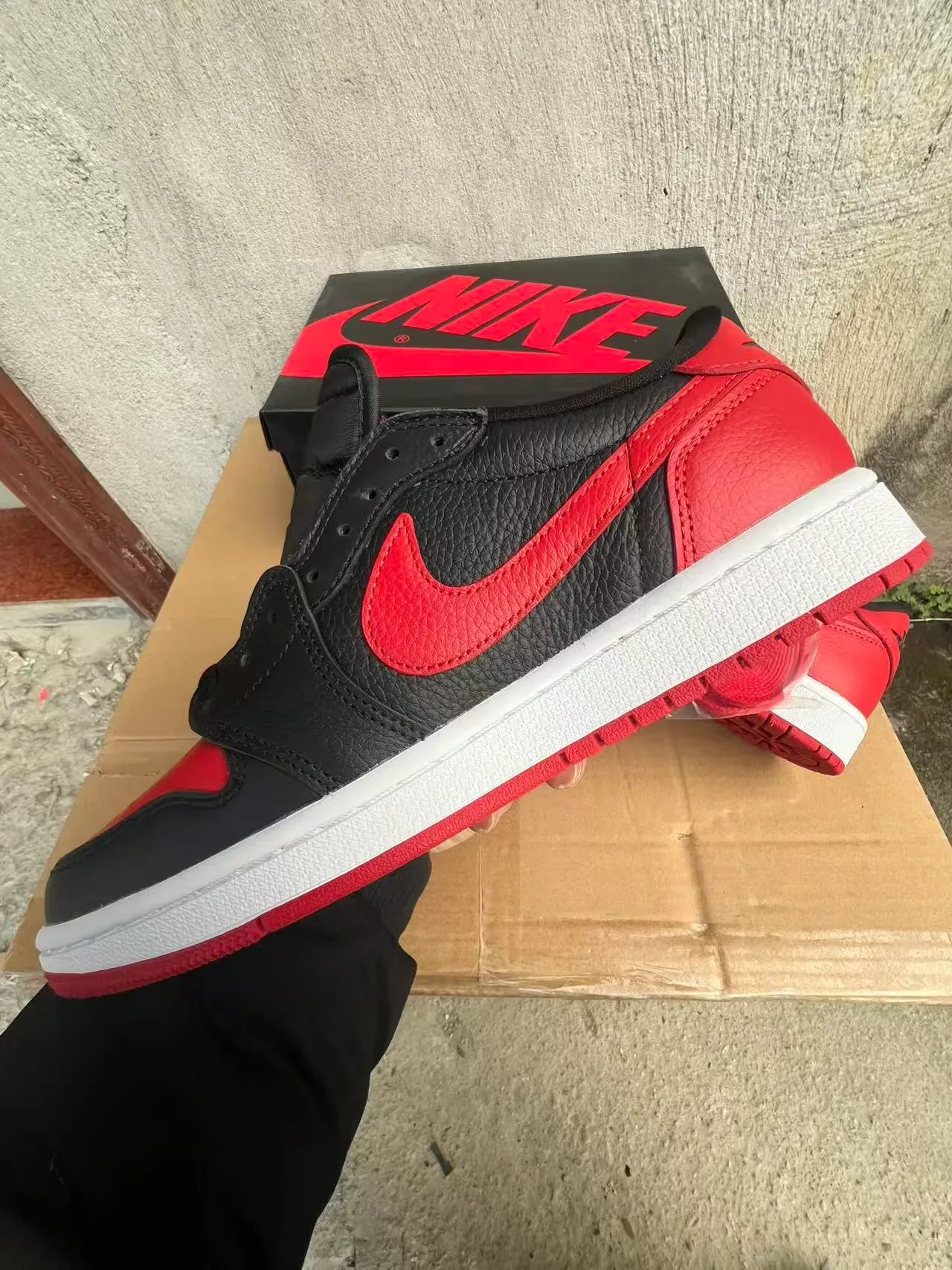 Nike Black Red Leather Upper Perforated Toe Box Lifestyle Sneakers 5