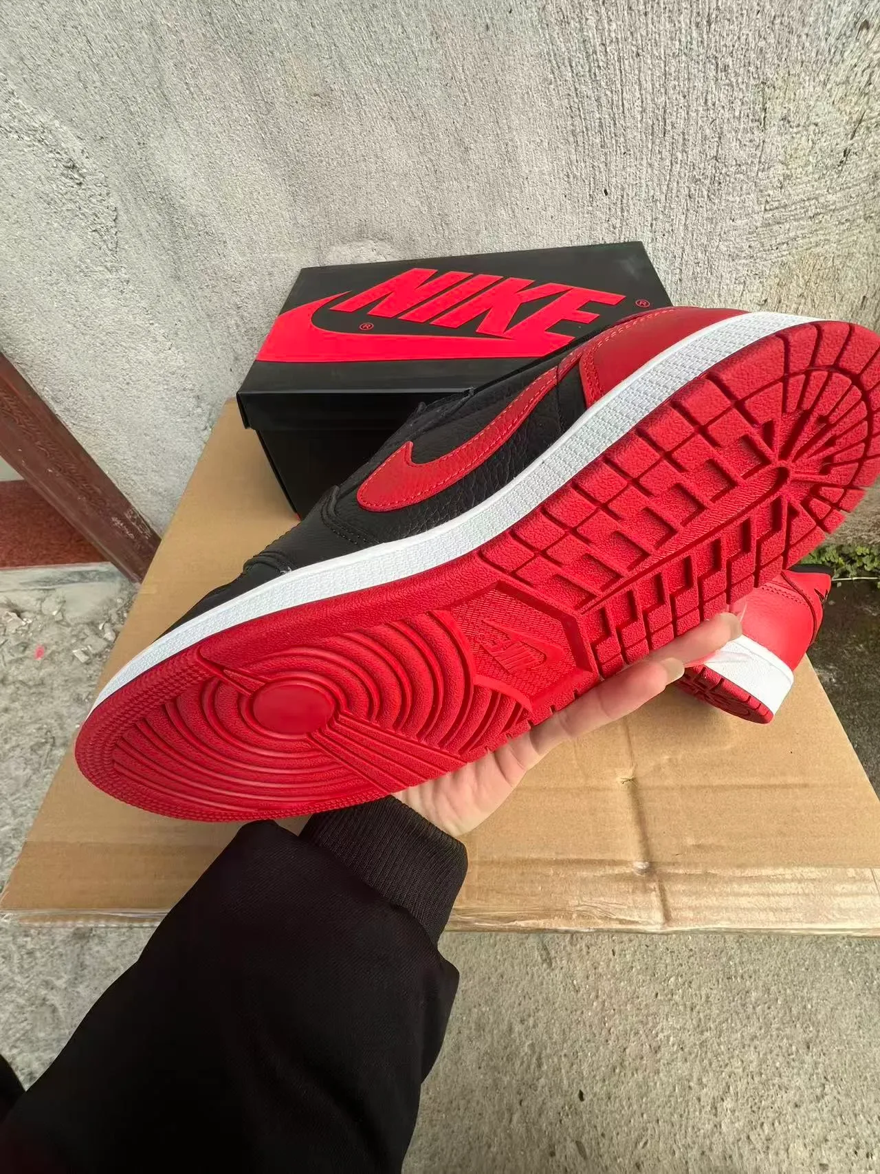 Nike Black Red Leather Upper Perforated Toe Box Lifestyle Sneakers 6