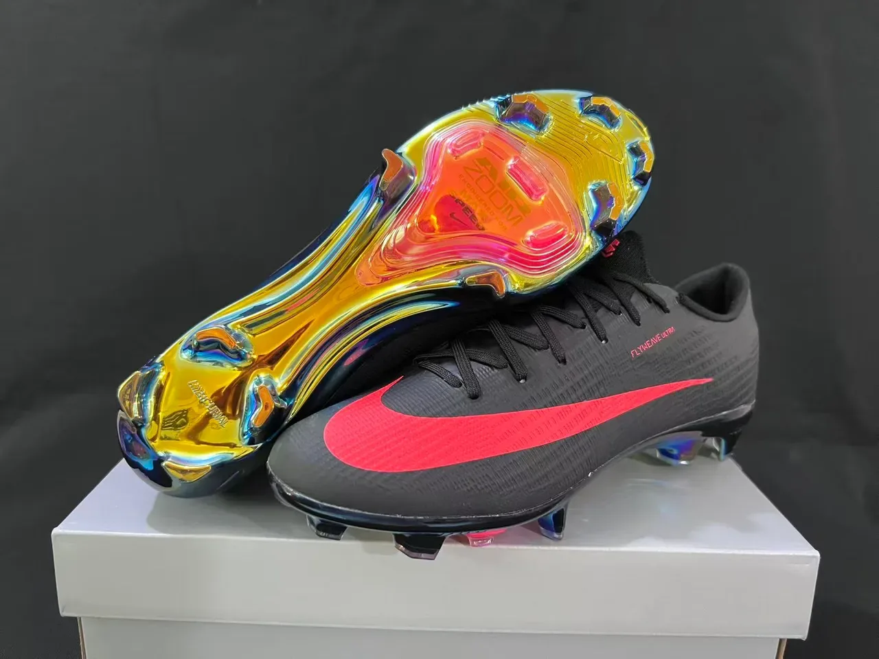 Nike Chaussures de football noir rouge Low-Cut Flyweave Upper Firm-Ground 5