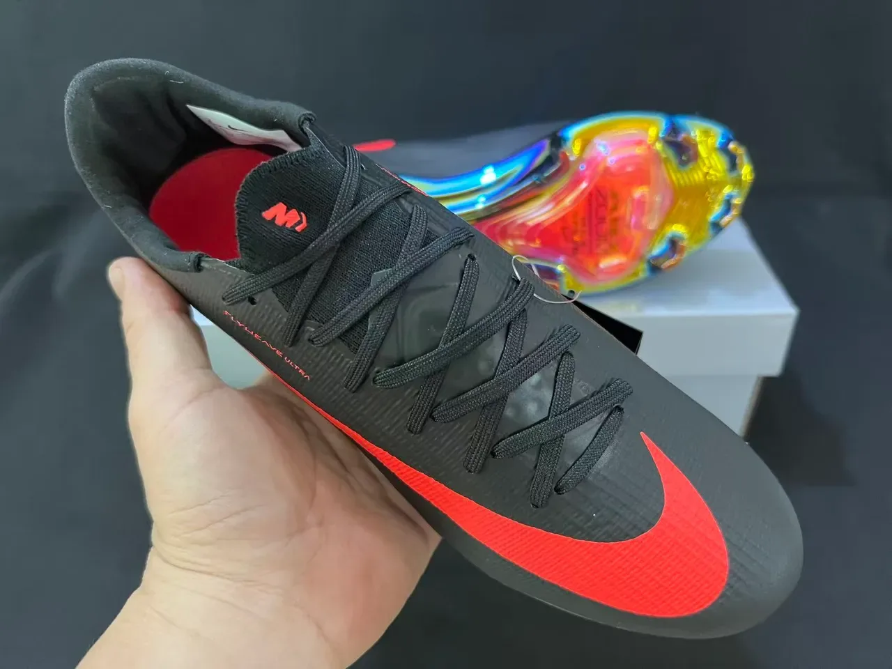 Nike Chaussures de football noir rouge Low-Cut Flyweave Upper Firm-Ground 6