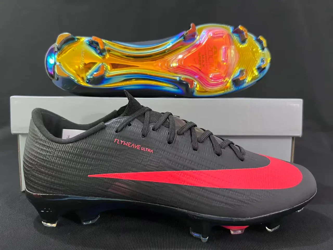 Nike Chaussures de football noir rouge Low-Cut Flyweave Upper Firm-Ground 8