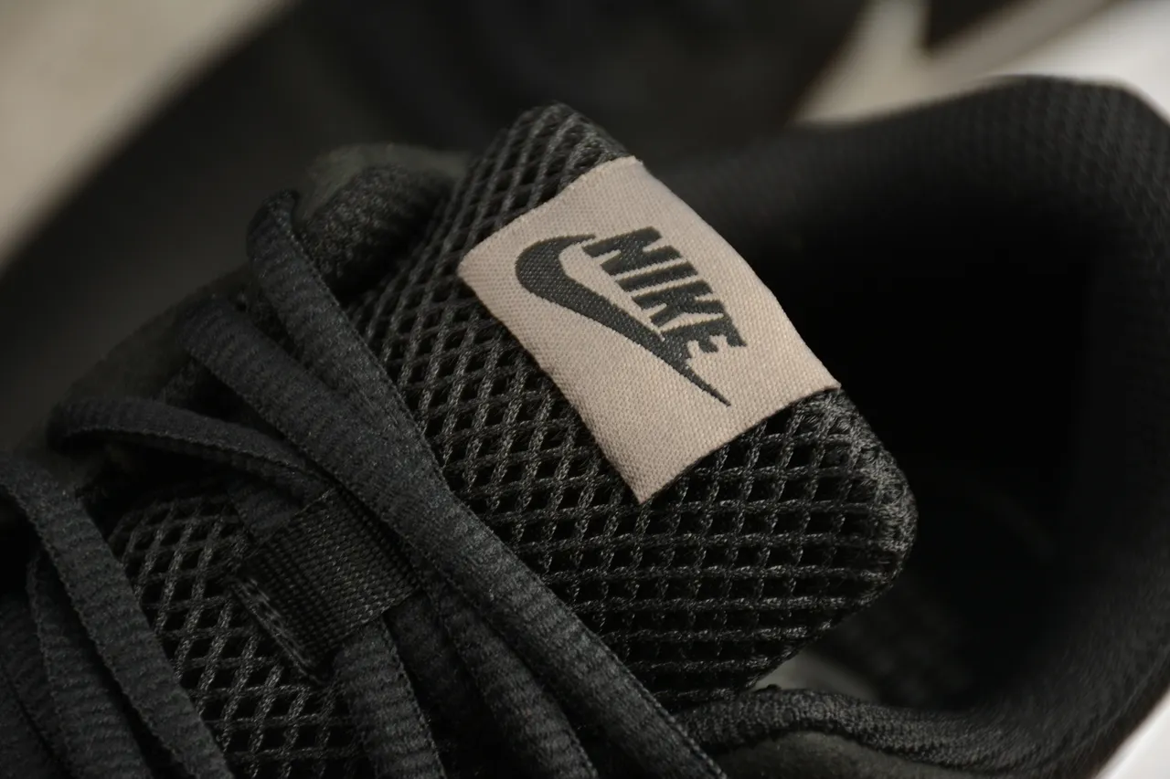 Nike Black Silver Ribbed Knit Upper Metallic Swoosh Lifestyle Sneakers 6