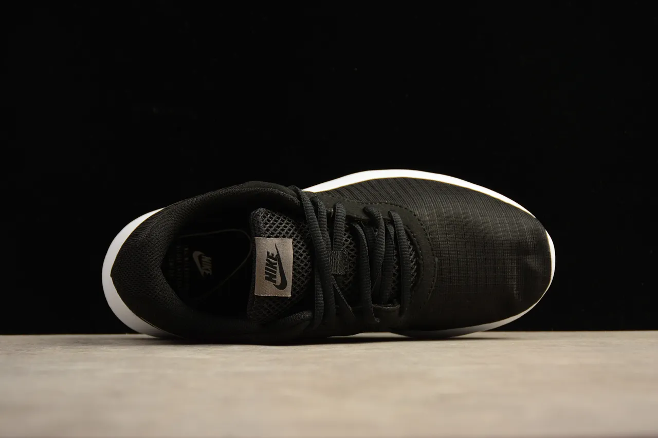 Nike Black Silver Ribbed Knit Upper Metallic Swoosh Lifestyle Sneakers 11